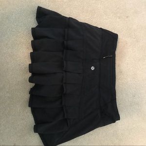 Lululemond skirt black size 4
